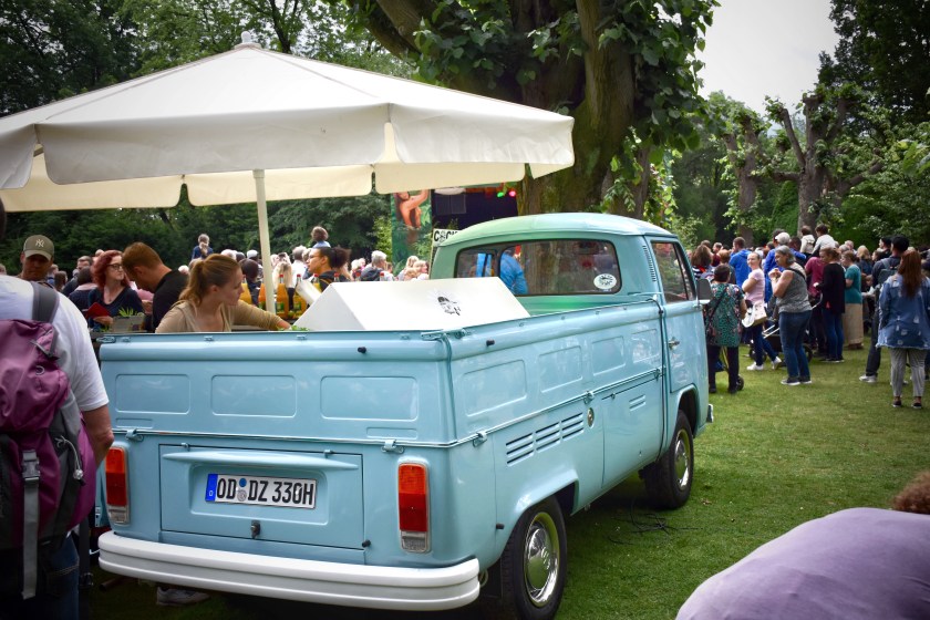 FFEEB5D5-D424-4D76-9947-2CB32F4FF2ED